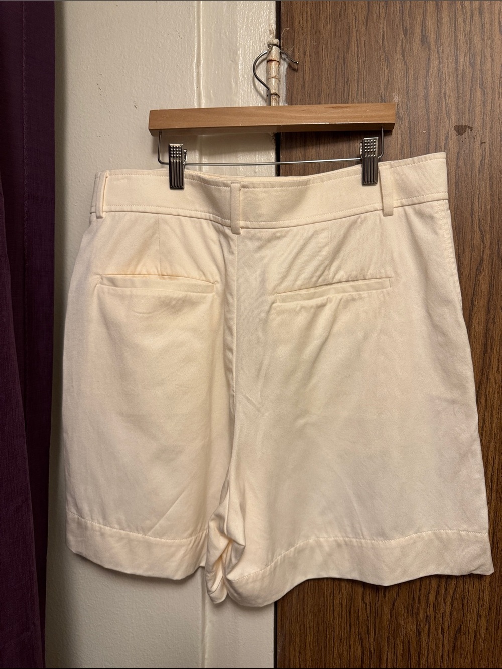 Everlane Draper Short in Buttersmooth - Picture 8 of 9